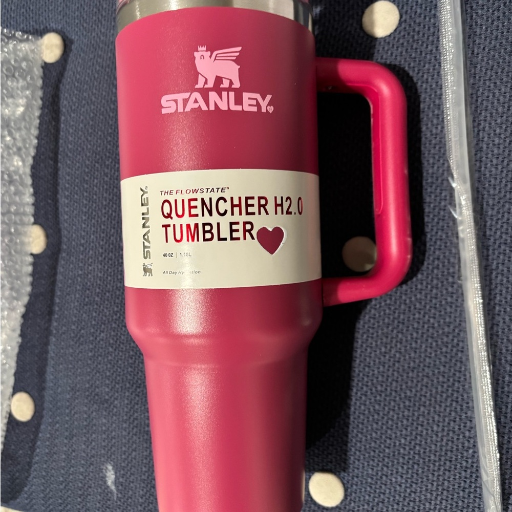 Stanley valentines Day Pink Quencher H2.0 Tumbler